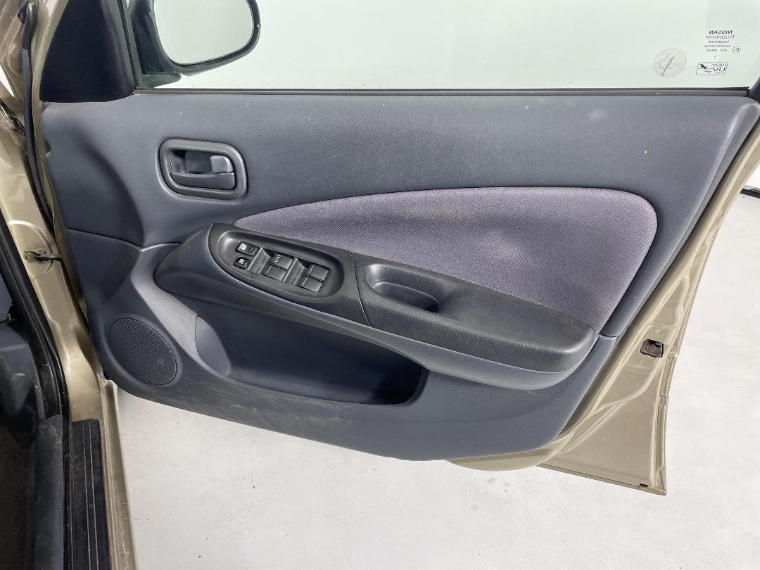 Photo '15' of Nissan Pulsar Photo '15' of Nissan Pulsar