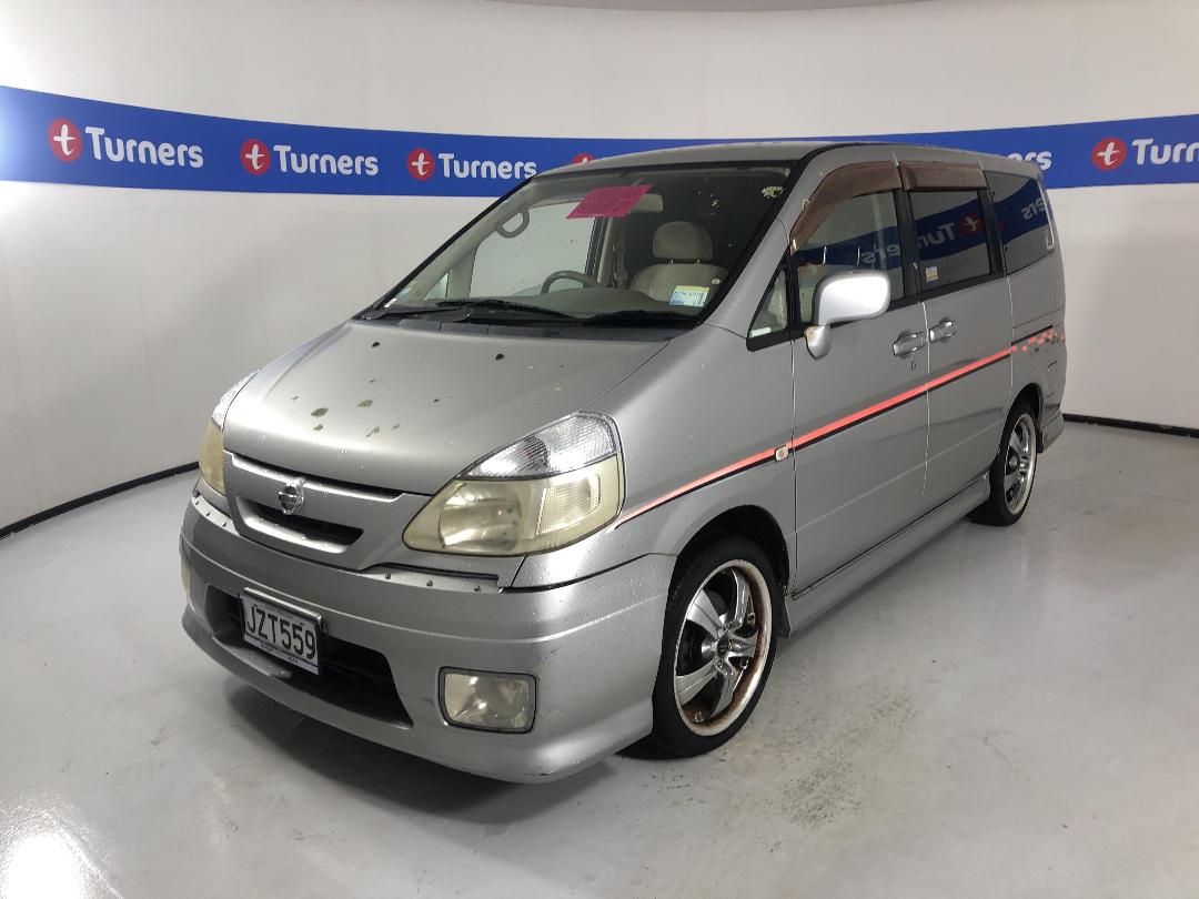 Photo '2' of Nissan Serena Photo '2' of Nissan Serena