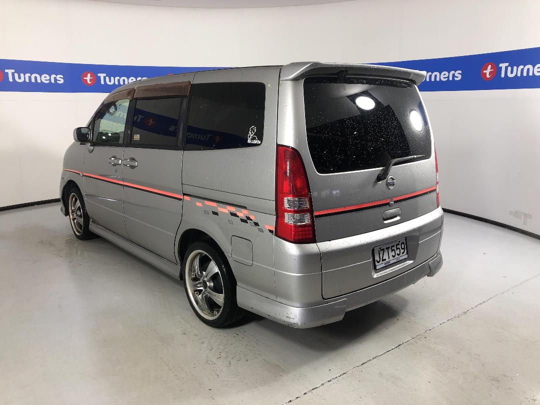 Photo '6' of Nissan Serena Photo '6' of Nissan Serena