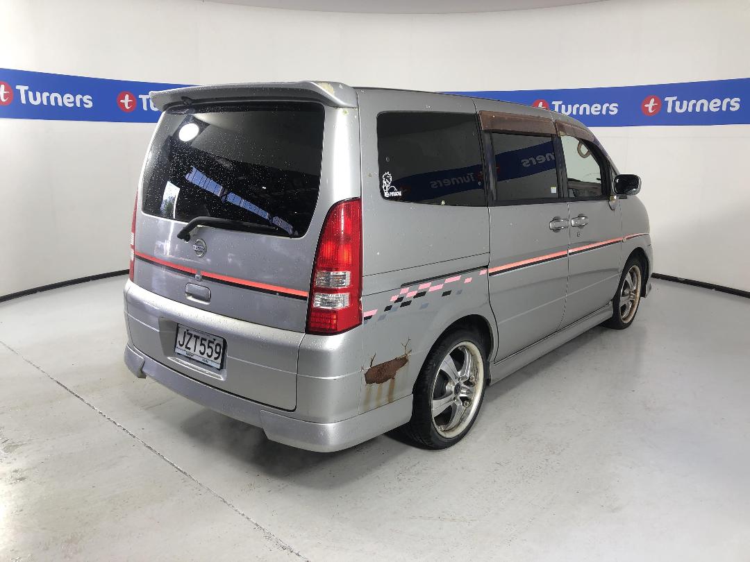 Photo '5' of Nissan Serena Photo '5' of Nissan Serena