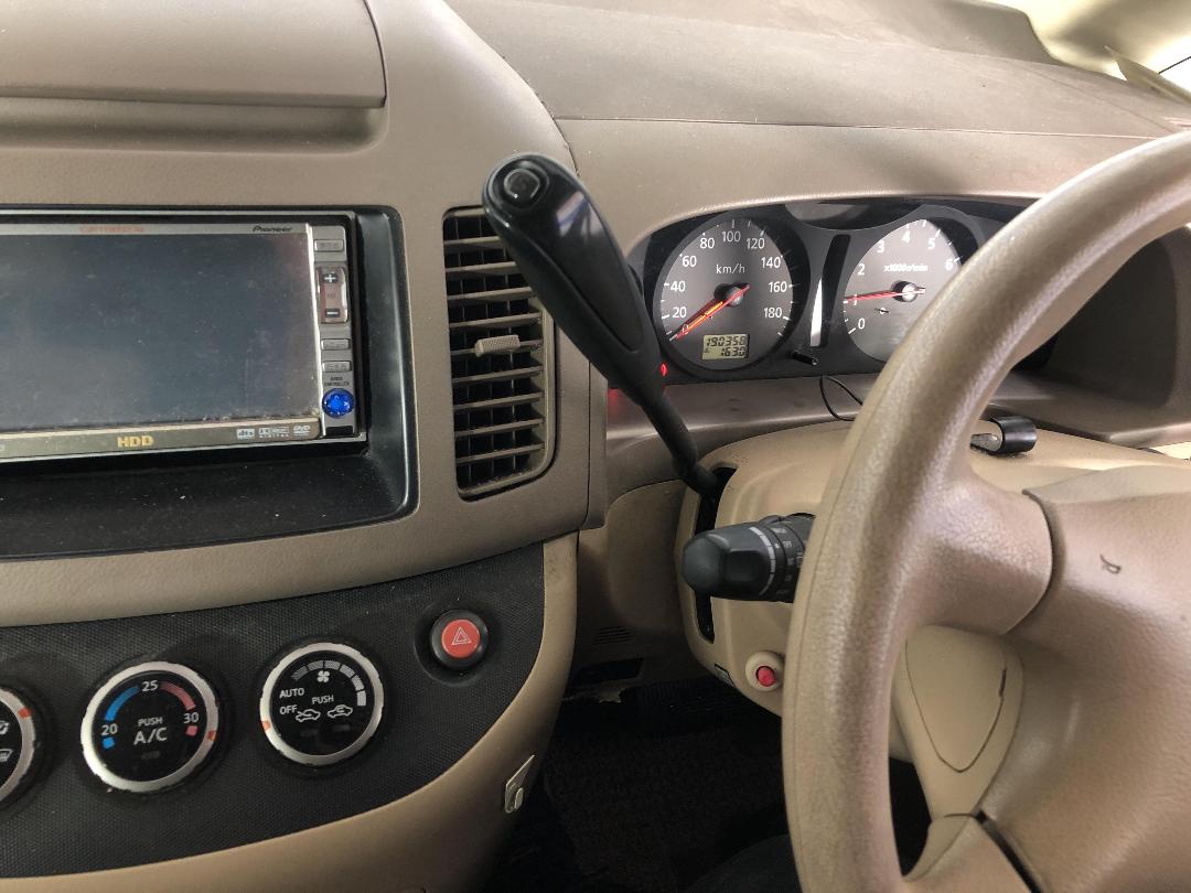 Photo '12' of Nissan Serena Photo '12' of Nissan Serena