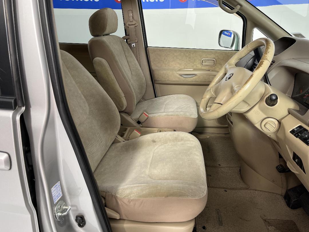 Photo '16' of Nissan Serena