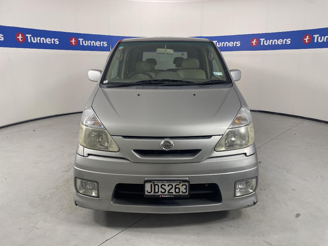 Photo '2' of Nissan Serena Photo '2' of Nissan Serena