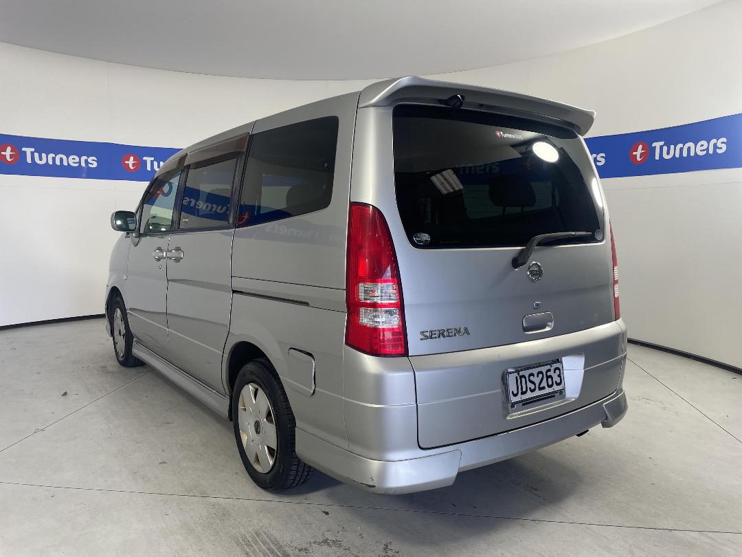 Photo '5' of Nissan Serena Photo '5' of Nissan Serena