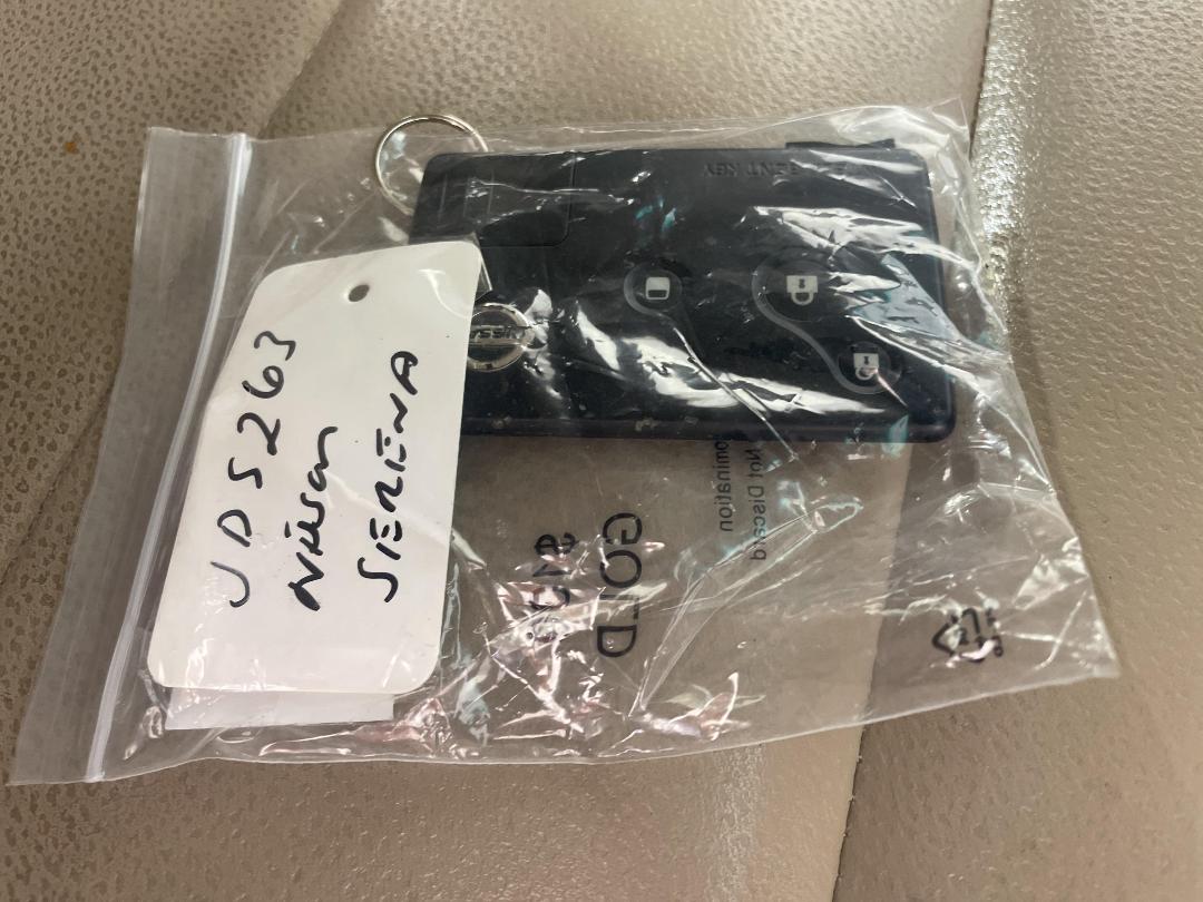 Photo '22' of Nissan Serena Photo '22' of Nissan Serena