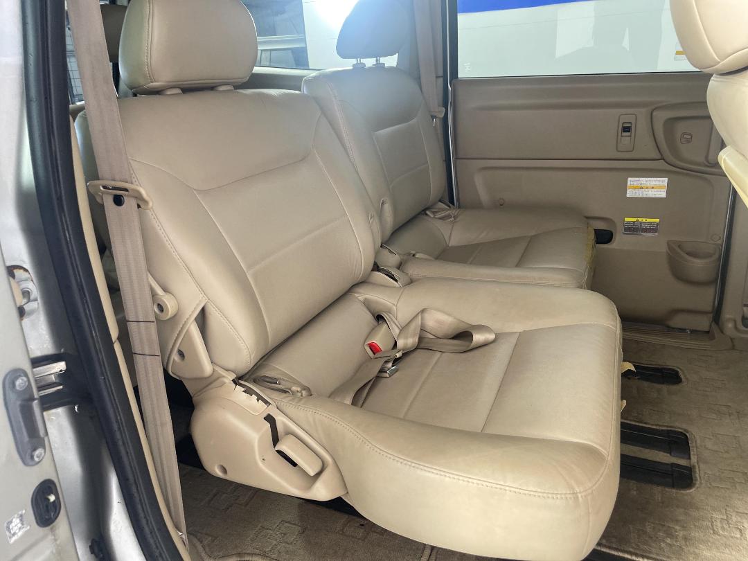 Photo '20' of Nissan Serena Photo '20' of Nissan Serena