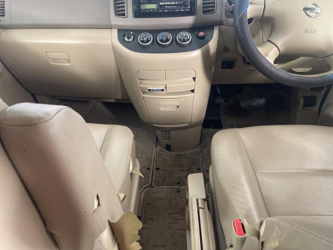 Photo '18' of Nissan Serena Photo '18' of Nissan Serena