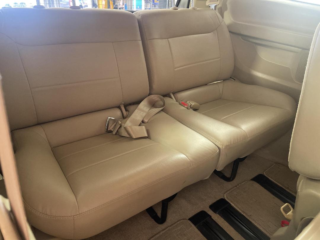 Photo '23' of Nissan Serena Photo '23' of Nissan Serena