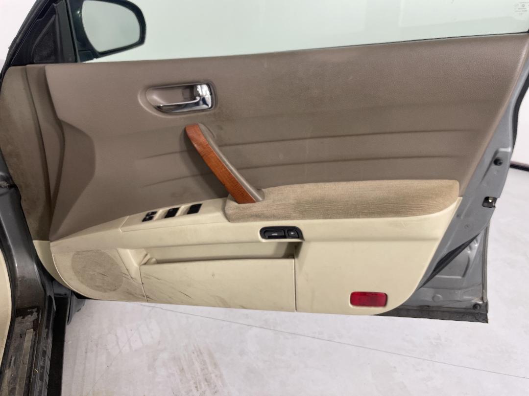 Photo '15' of Nissan Teana Photo '15' of Nissan Teana