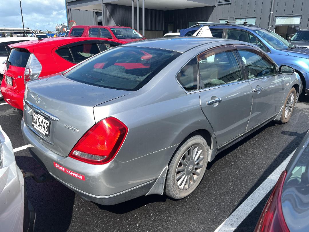 Photo '4' of Nissan Teana