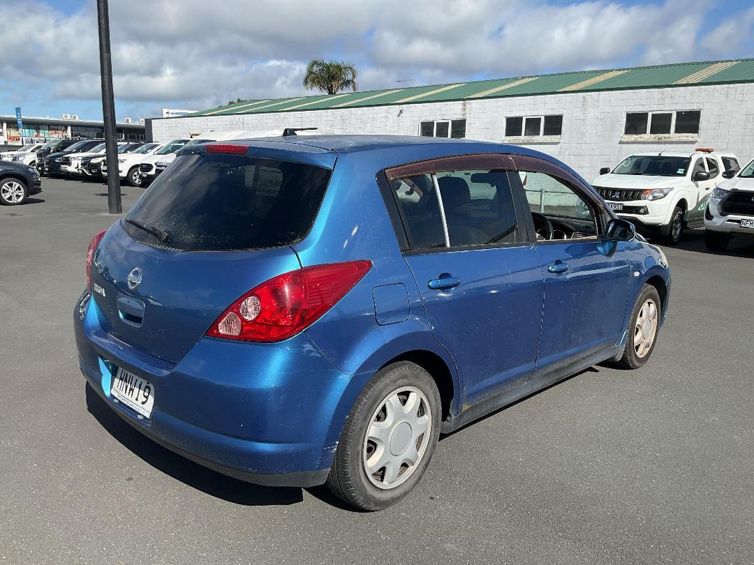 Photo '4' of Nissan Tiida Photo '4' of Nissan Tiida