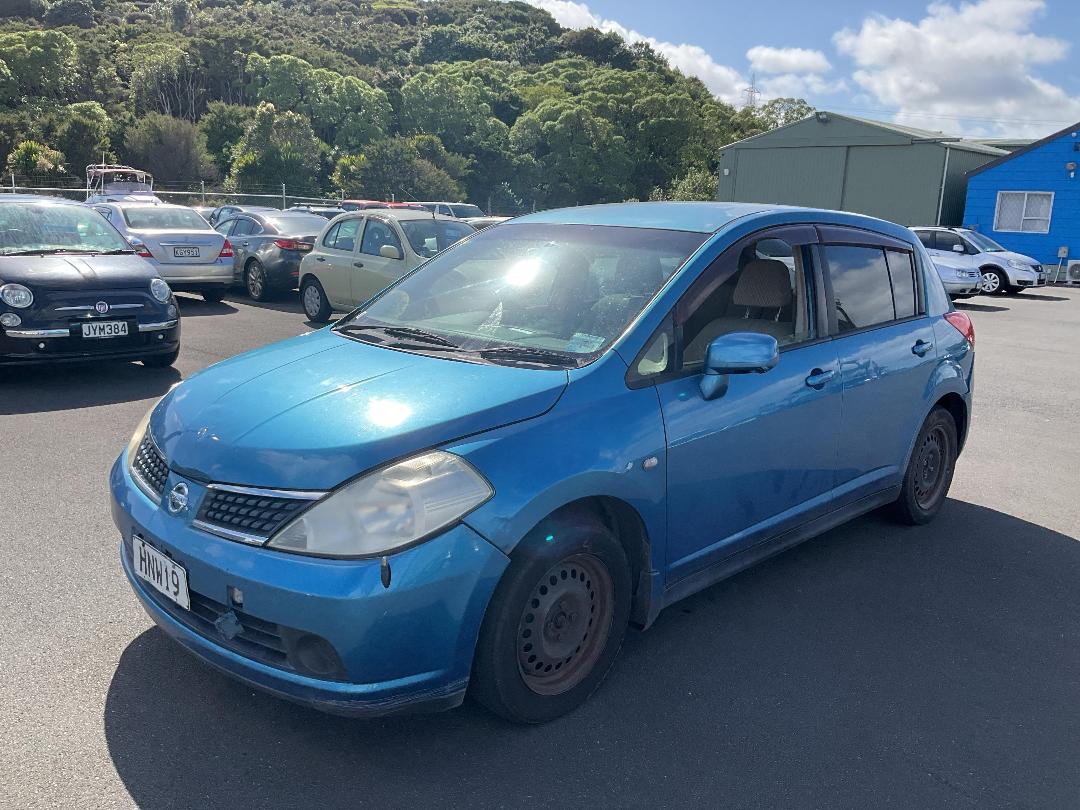 Photo '3' of Nissan Tiida Photo '3' of Nissan Tiida