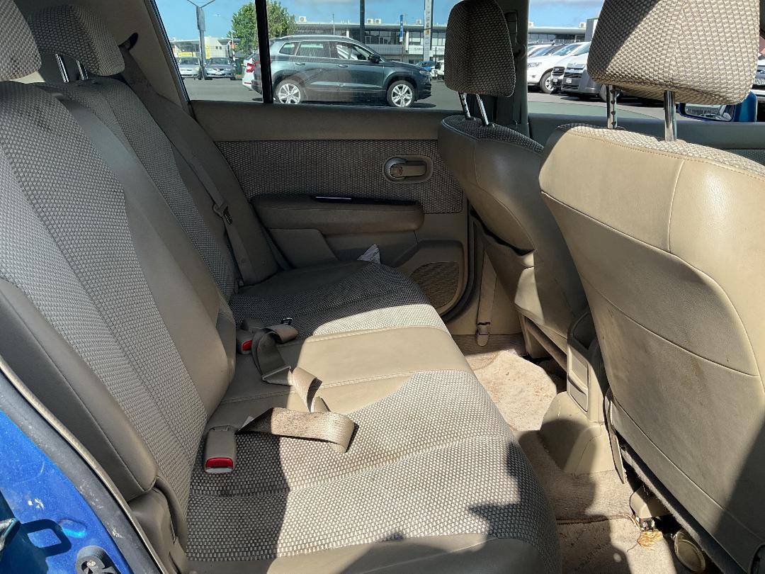 Photo '8' of Nissan Tiida Photo '8' of Nissan Tiida