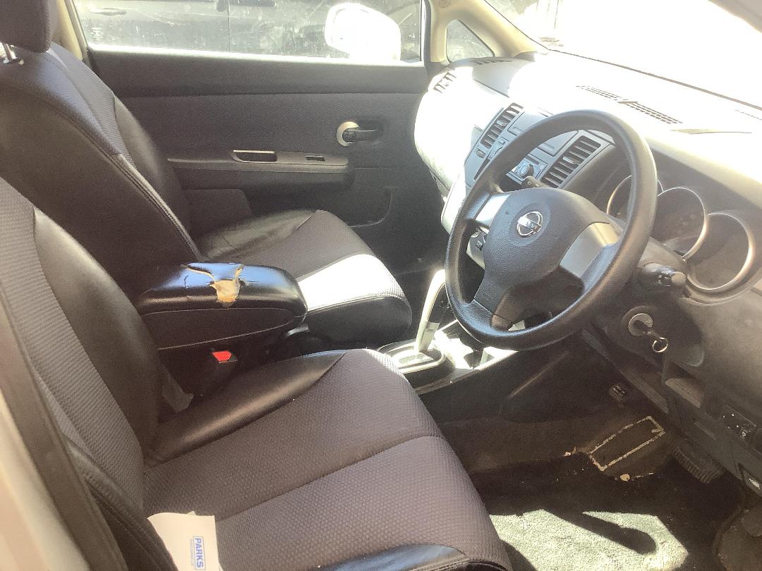 Photo '13' of Nissan Tiida Photo '13' of Nissan Tiida