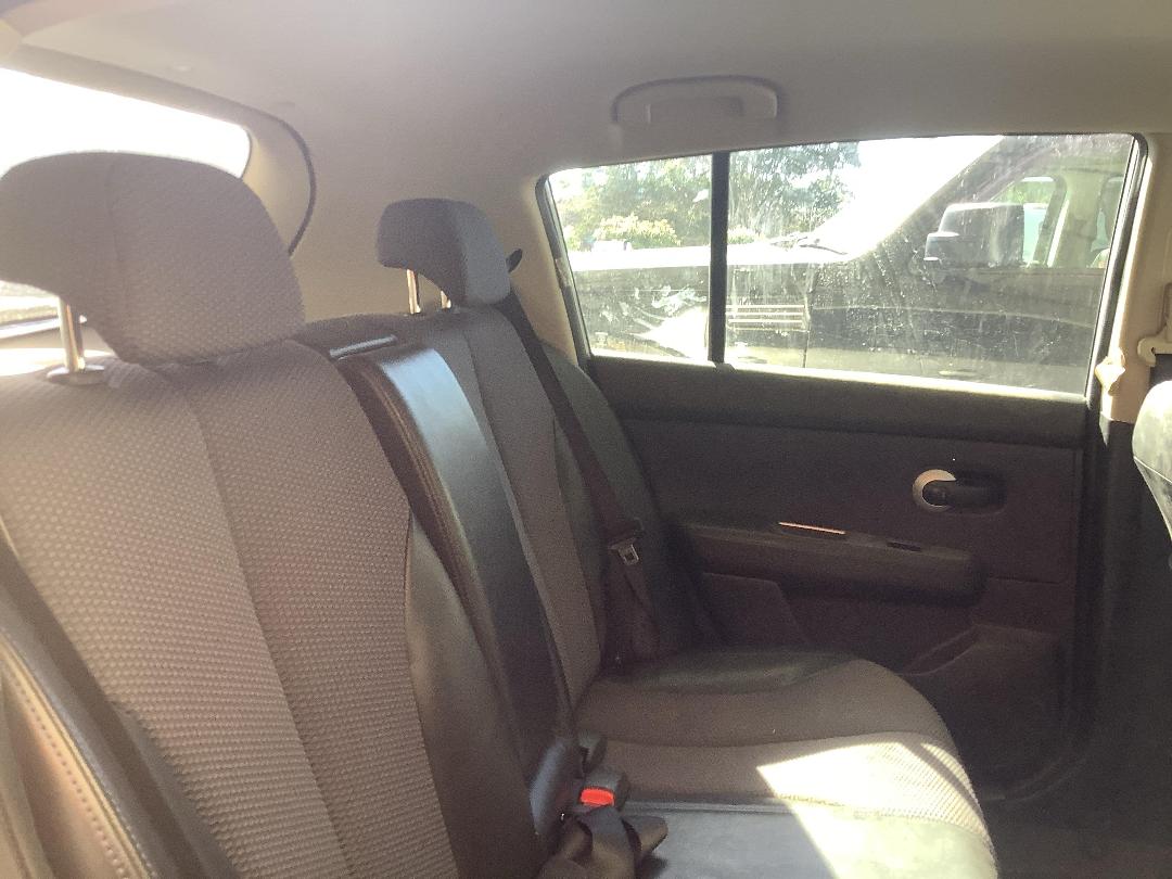 Photo '12' of Nissan Tiida Photo '12' of Nissan Tiida