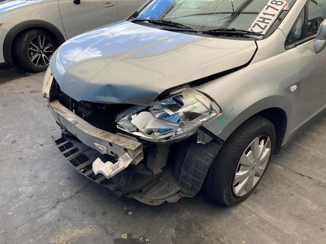 Photo '8' of Nissan Tiida Photo '8' of Nissan Tiida