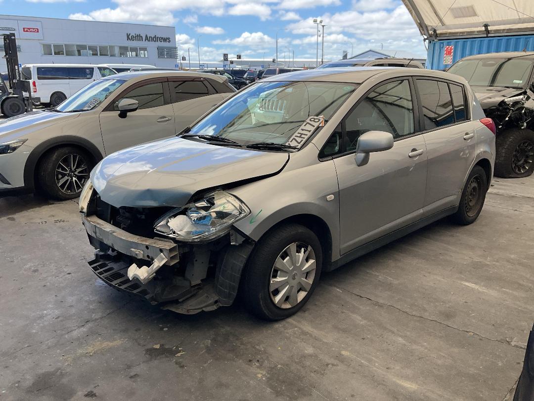 Photo '9' of Nissan Tiida Photo '9' of Nissan Tiida