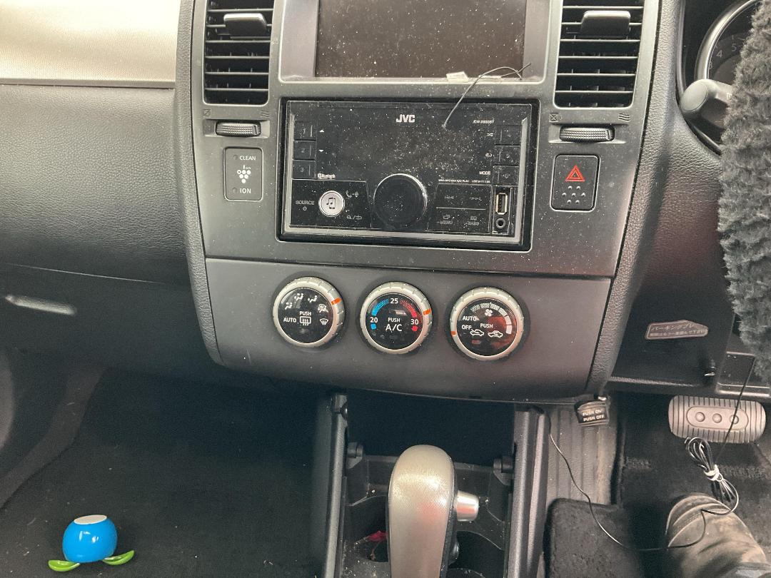 Photo '28' of Nissan Tiida Photo '28' of Nissan Tiida