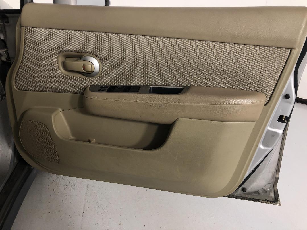 Photo '15' of Nissan Tiida