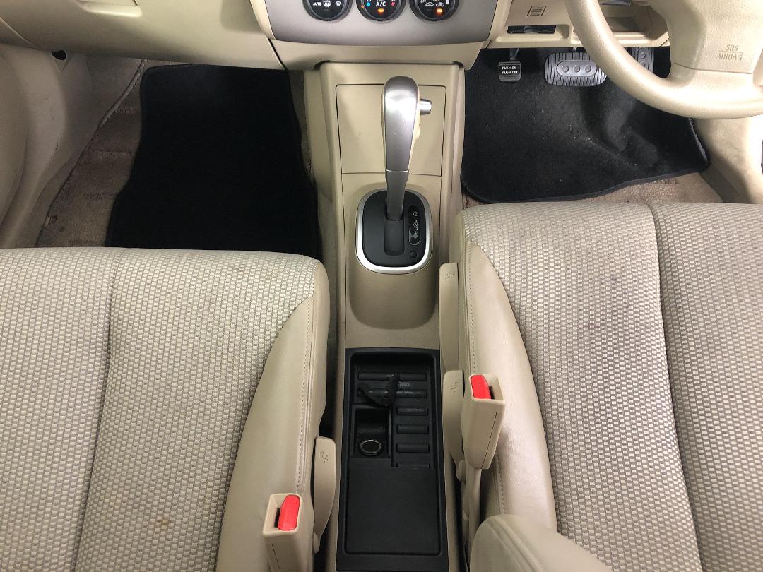 Photo '18' of Nissan Tiida