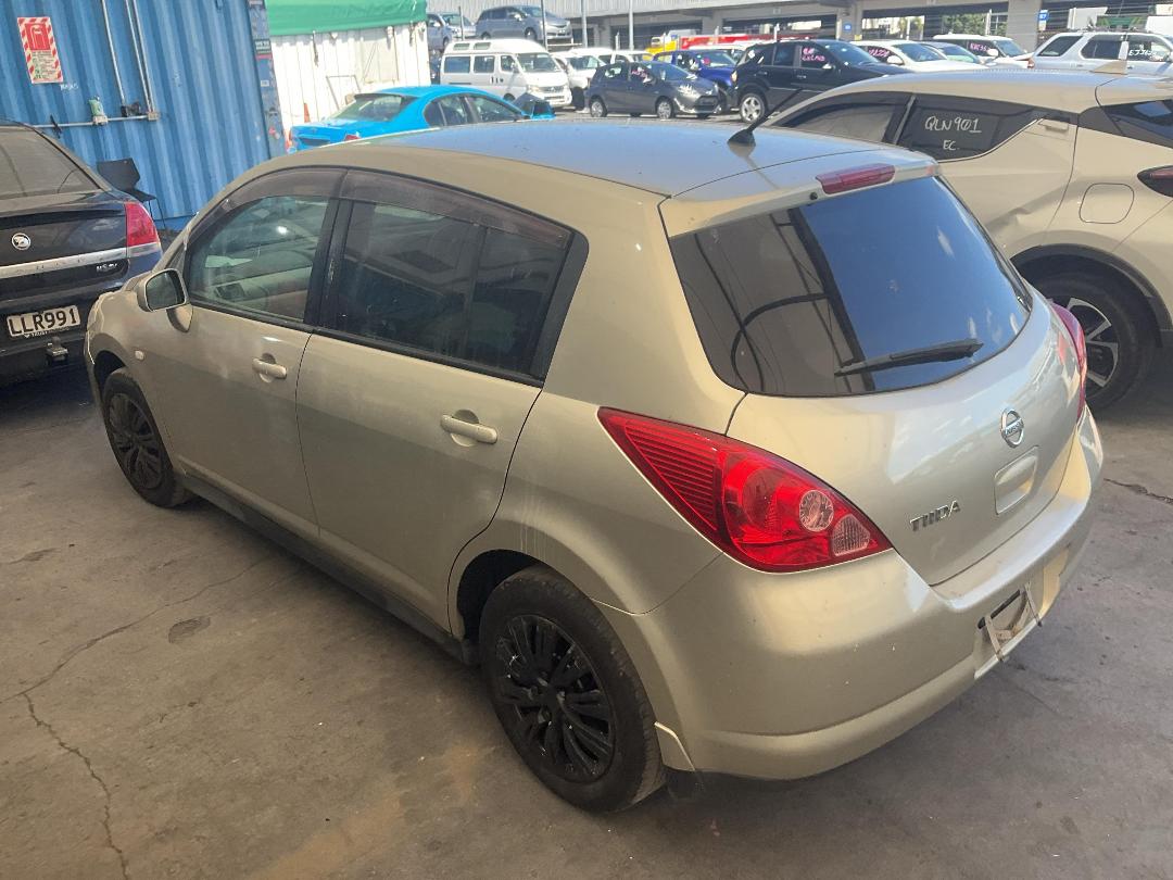 Photo '10' of Nissan Tiida Photo '10' of Nissan Tiida