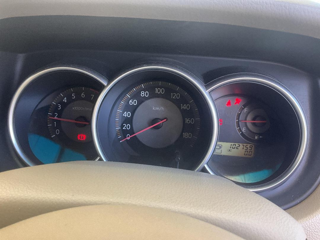 Photo '19' of Nissan Tiida Photo '19' of Nissan Tiida