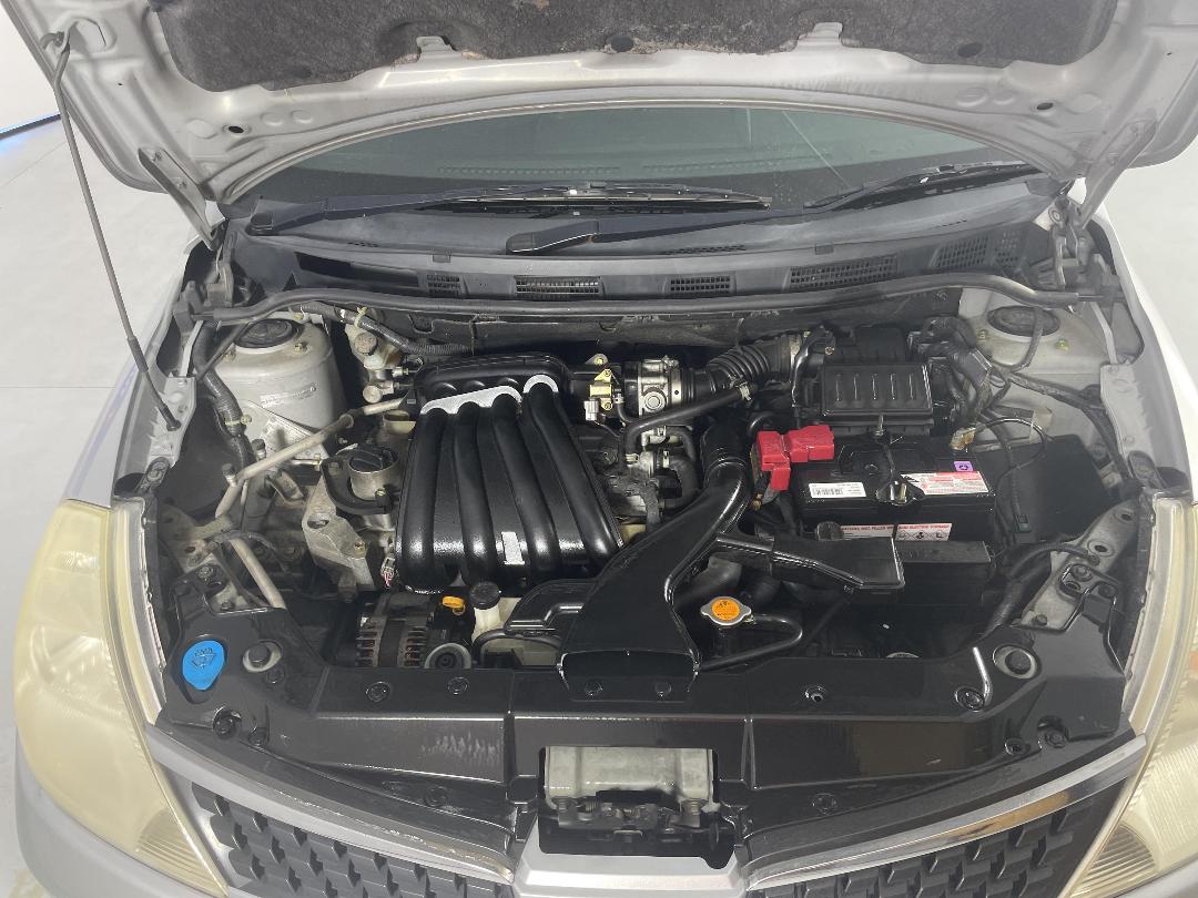 Photo '13' of Nissan Tiida Photo '13' of Nissan Tiida