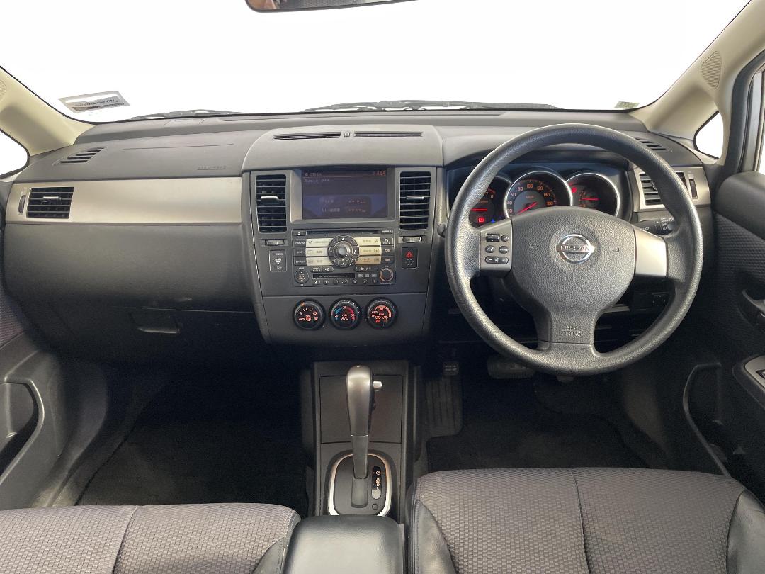 Photo '17' of Nissan Tiida Photo '17' of Nissan Tiida