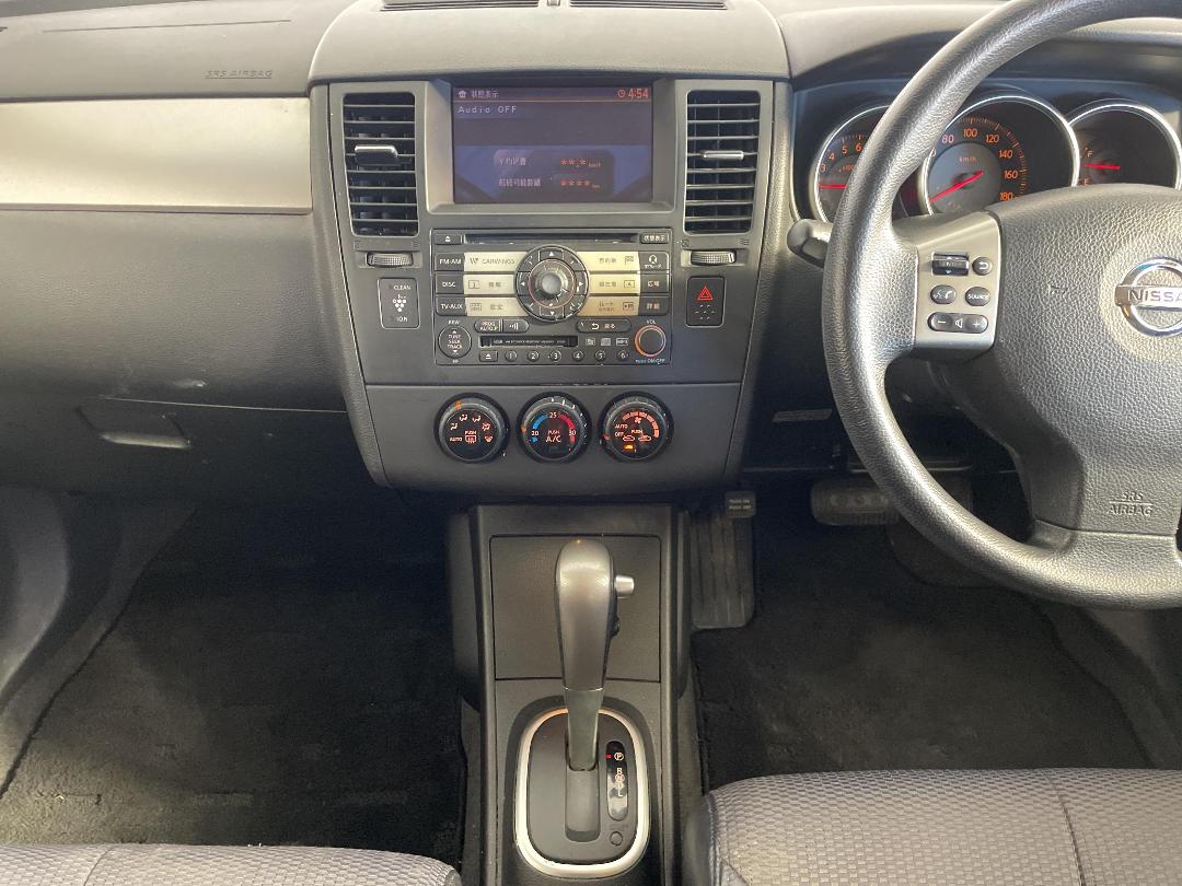 Photo '18' of Nissan Tiida Photo '18' of Nissan Tiida