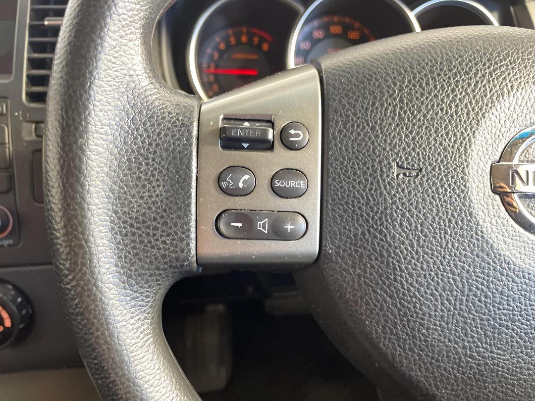 Photo '23' of Nissan Tiida Photo '23' of Nissan Tiida