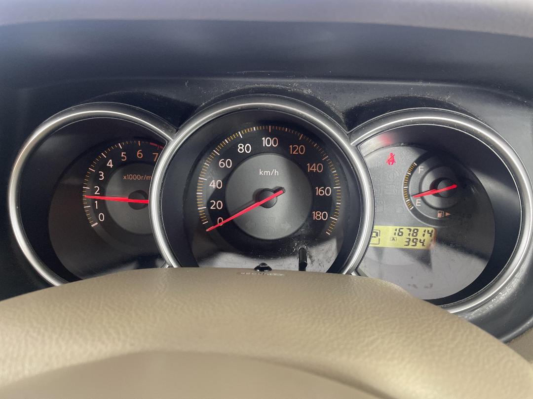 Photo '21' of Nissan Tiida