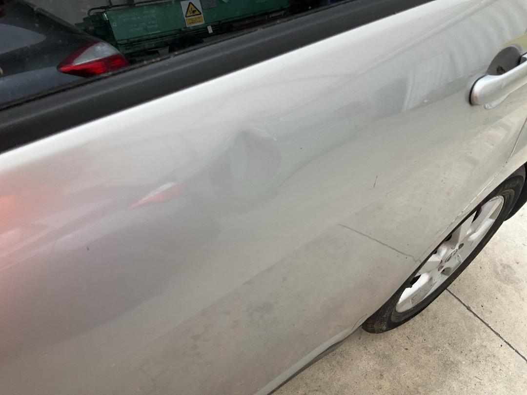 Photo '18' of Nissan Tiida Photo '18' of Nissan Tiida