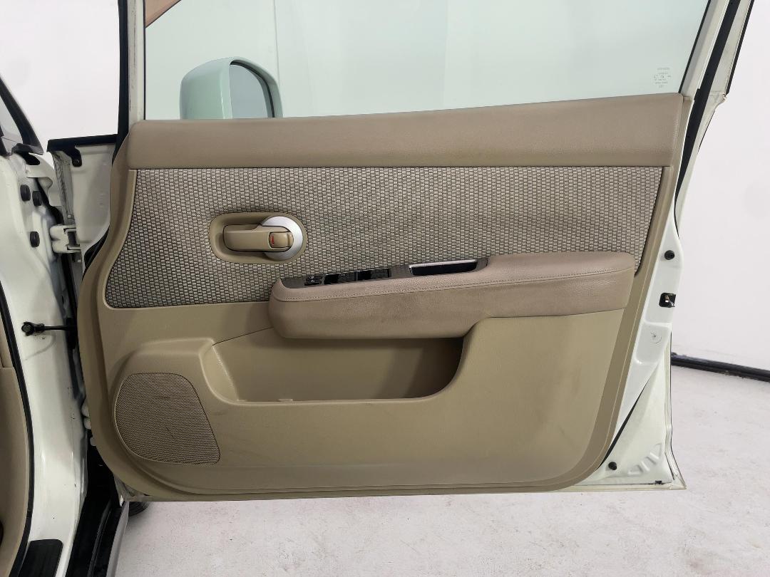 Photo '15' of Nissan Tiida