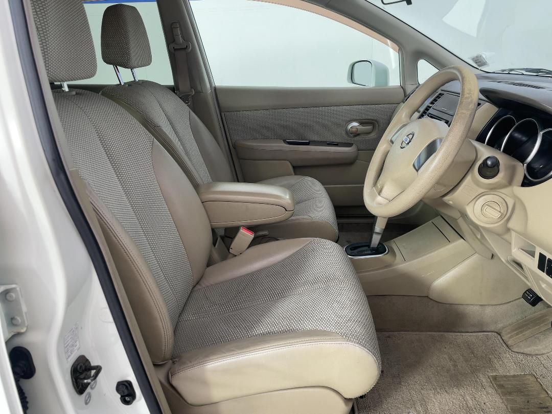 Photo '16' of Nissan Tiida