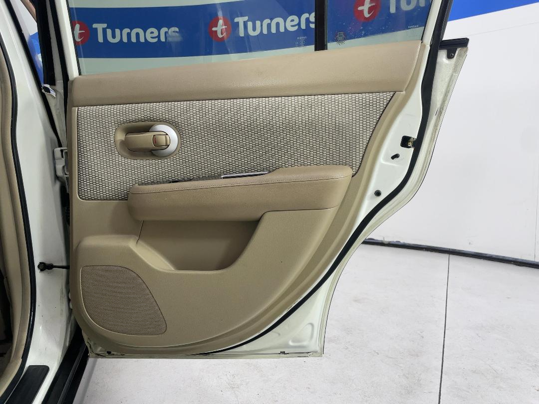 Photo '19' of Nissan Tiida