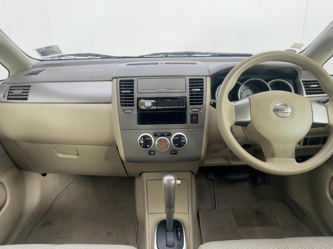 Photo '17' of Nissan Tiida