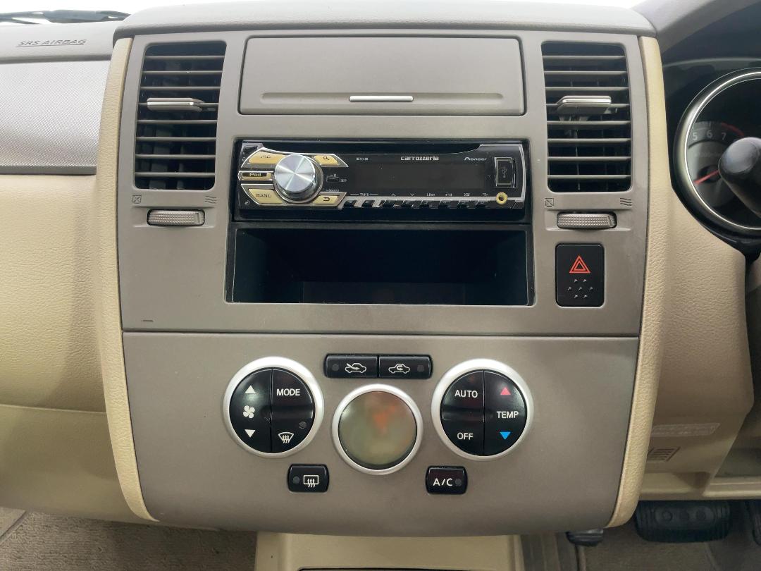 Photo '18' of Nissan Tiida