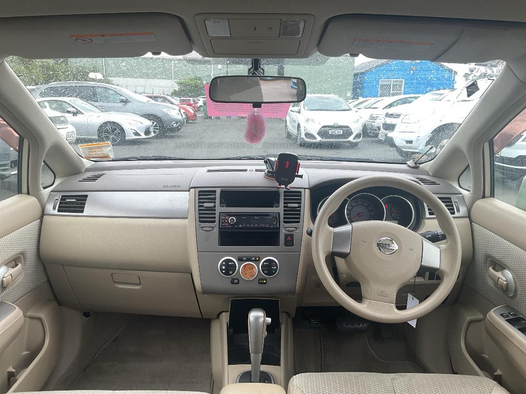 Photo '10' of Nissan Tiida