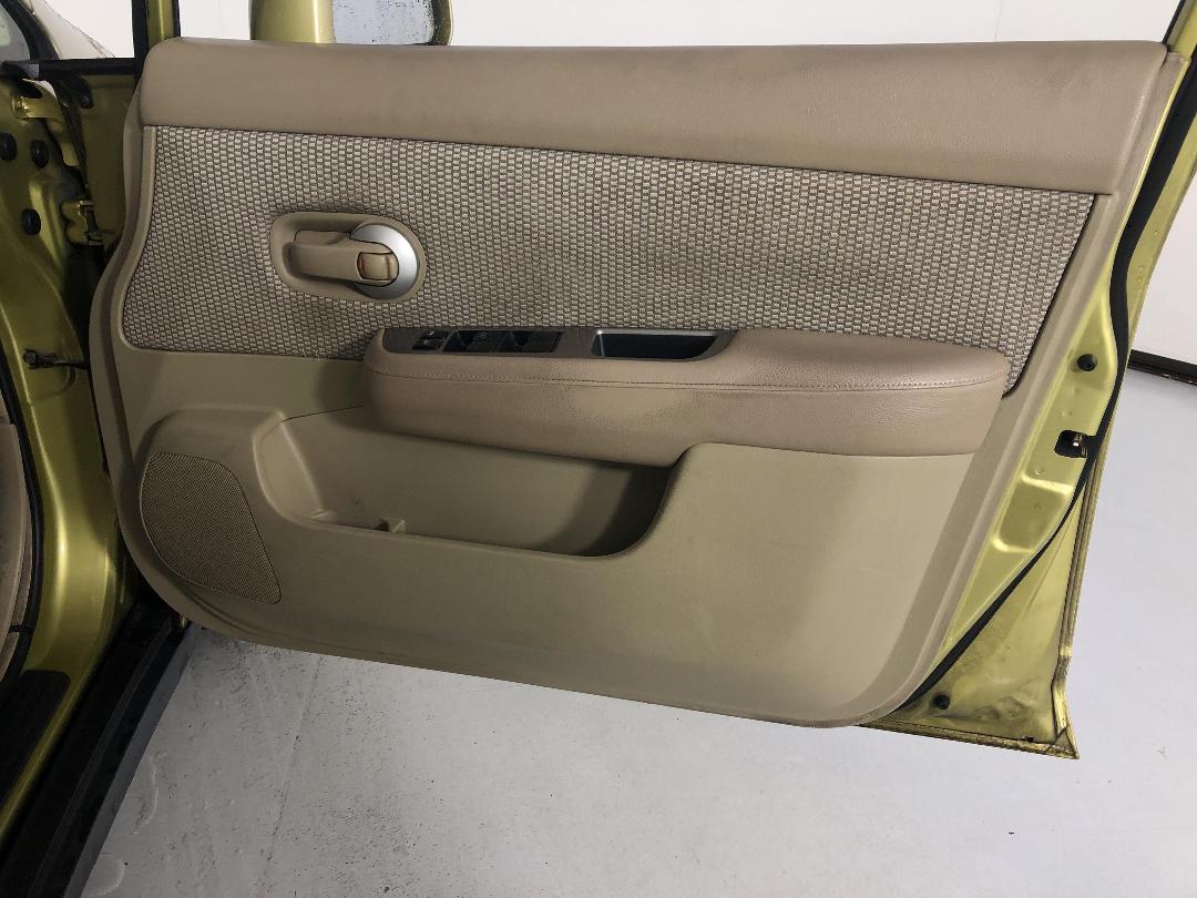 Photo '13' of Nissan Tiida Photo '13' of Nissan Tiida