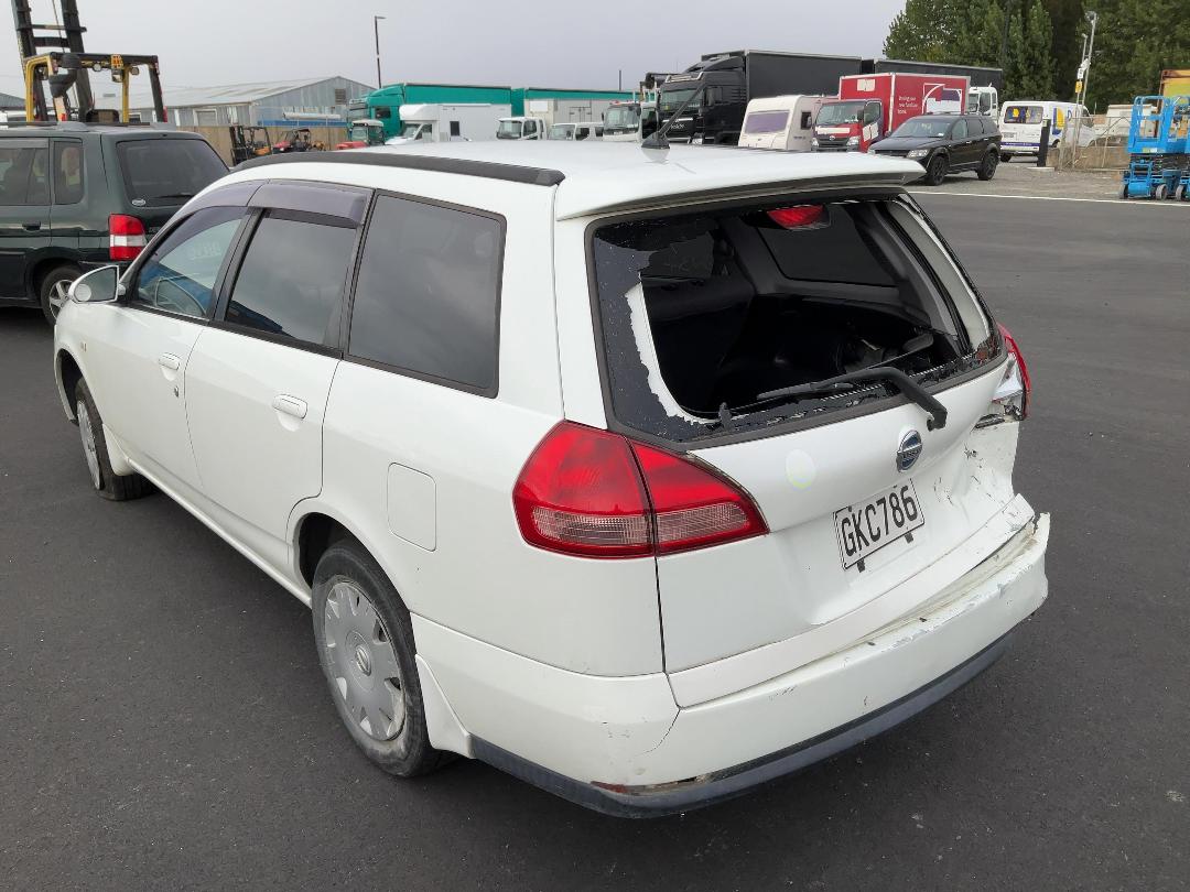 Photo '4' of Nissan Wingroad