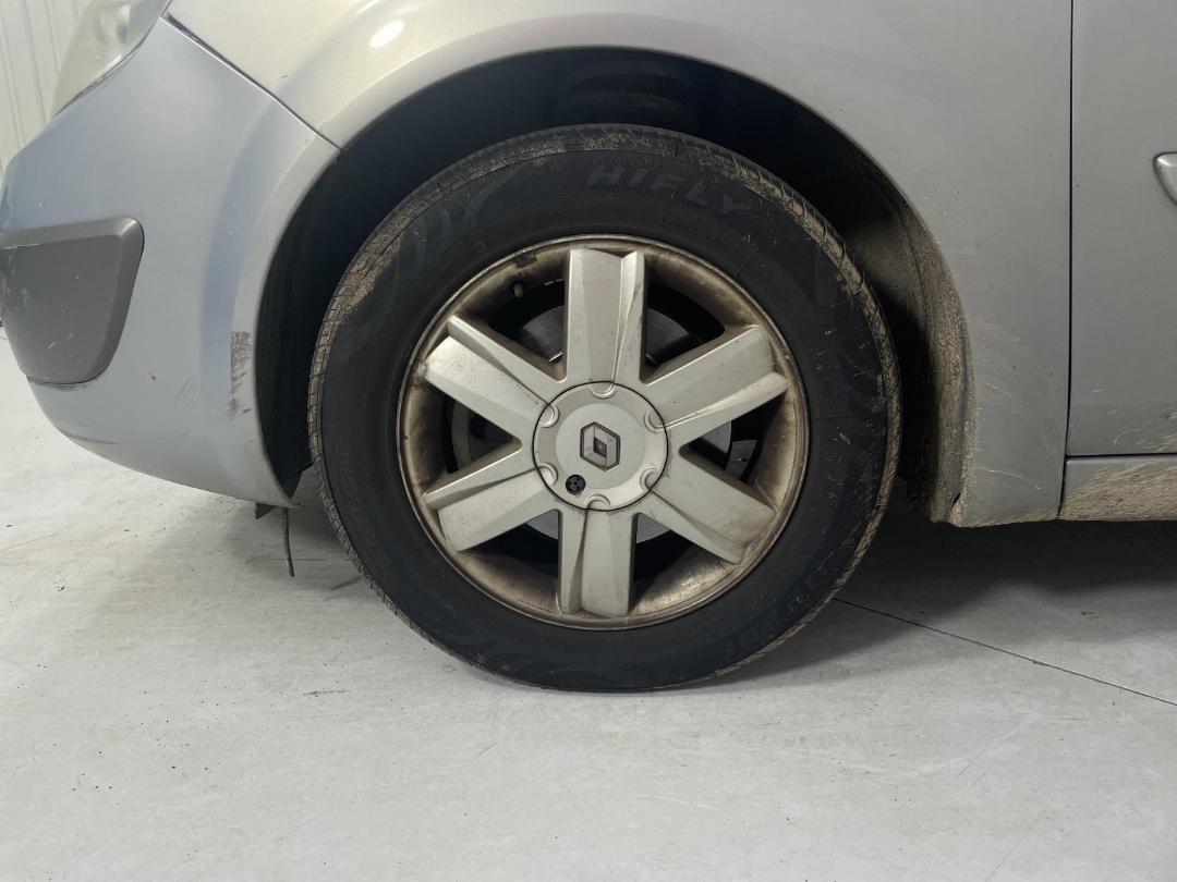 Photo '7' of Renault Scenic II Photo '7' of Renault Scenic II