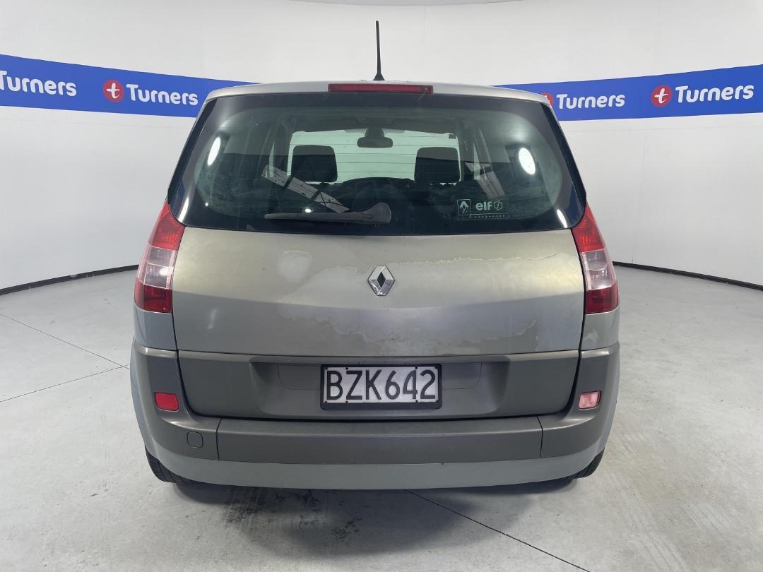 Photo '2' of Renault Scenic II Photo '2' of Renault Scenic II