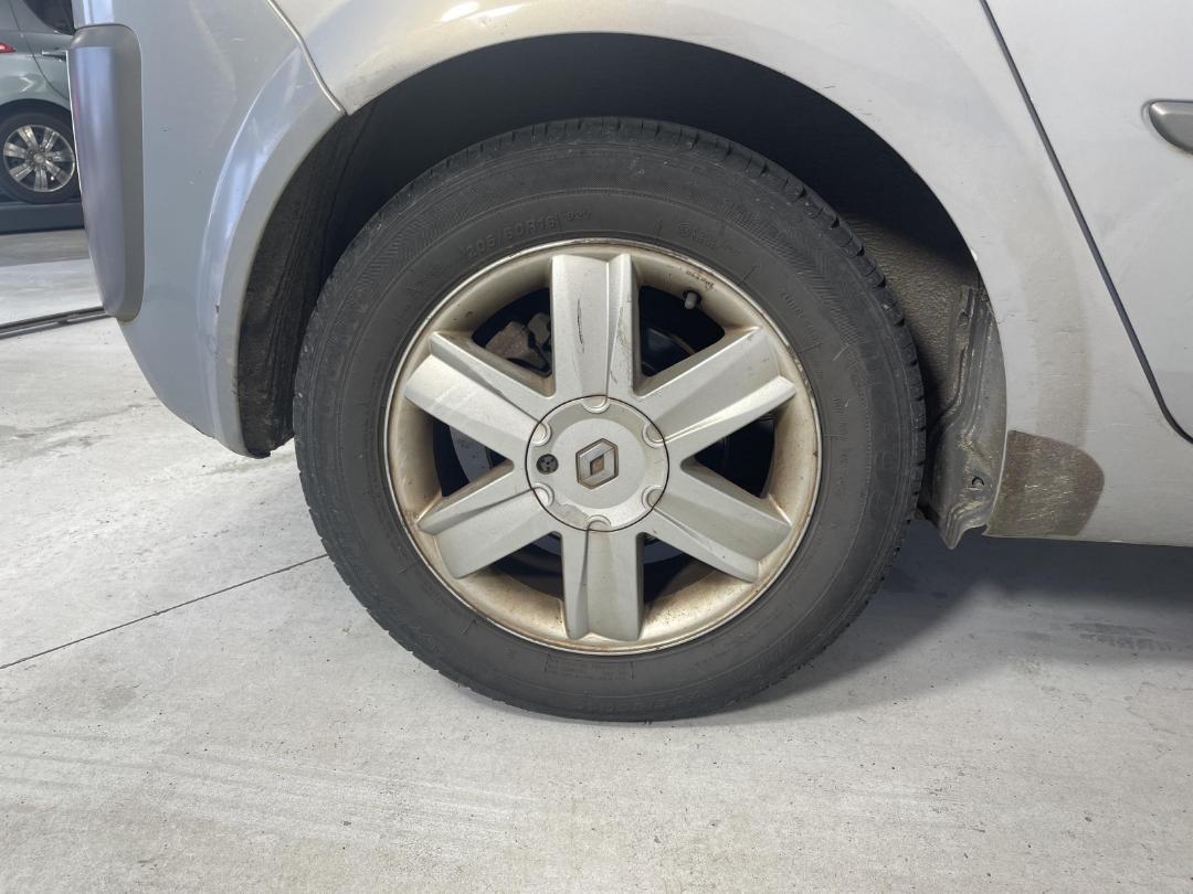 Photo '8' of Renault Scenic II Photo '8' of Renault Scenic II