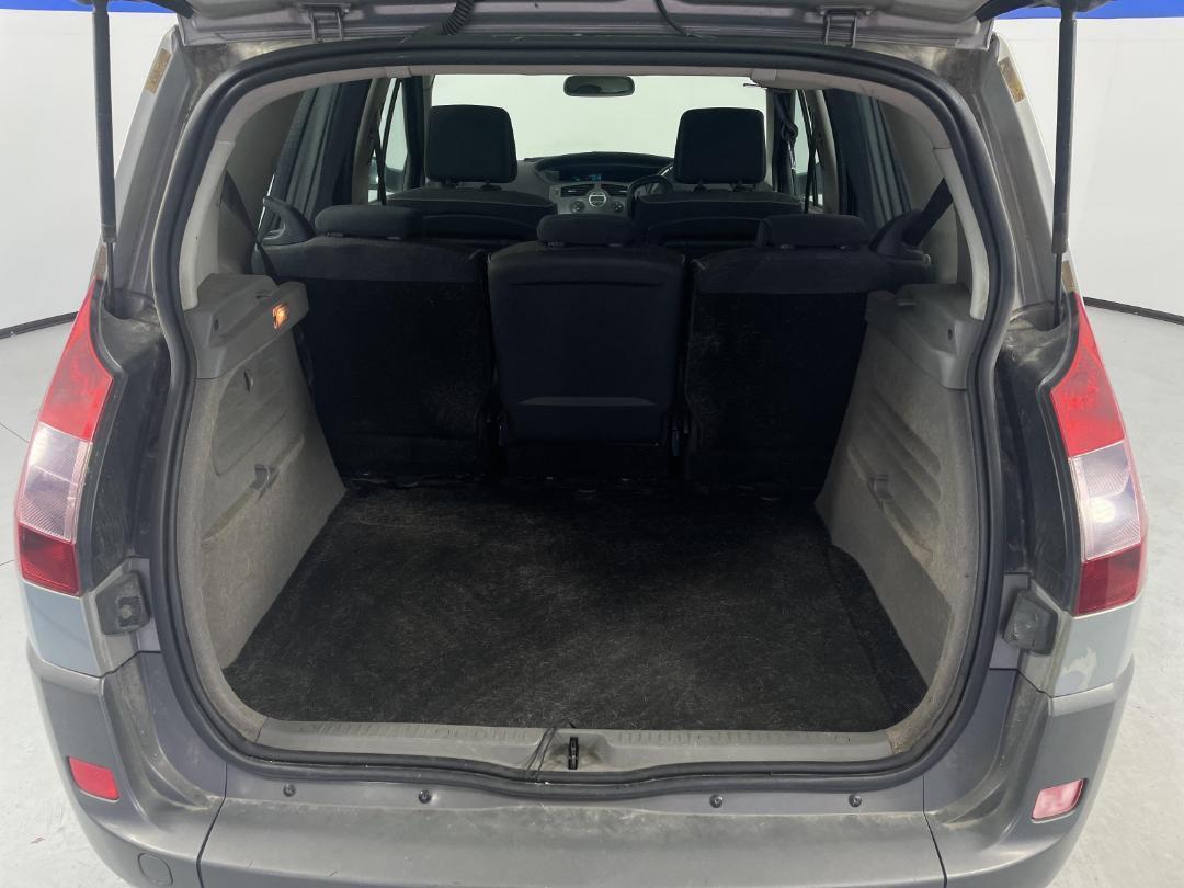 Photo '18' of Renault Scenic II Photo '18' of Renault Scenic II