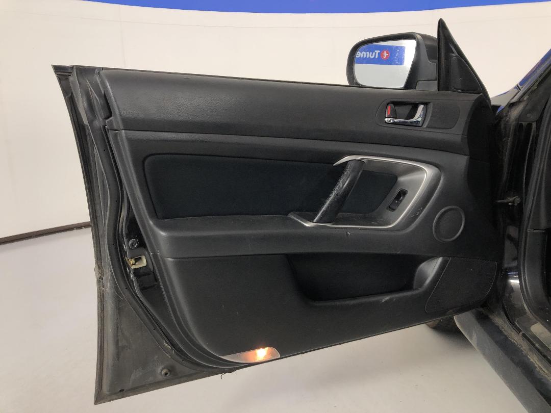 Photo '13' of Subaru Legacy