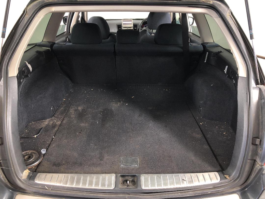 Photo '12' of Subaru Legacy