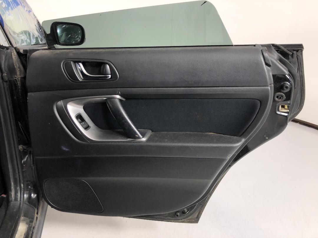 Photo '16' of Subaru Legacy