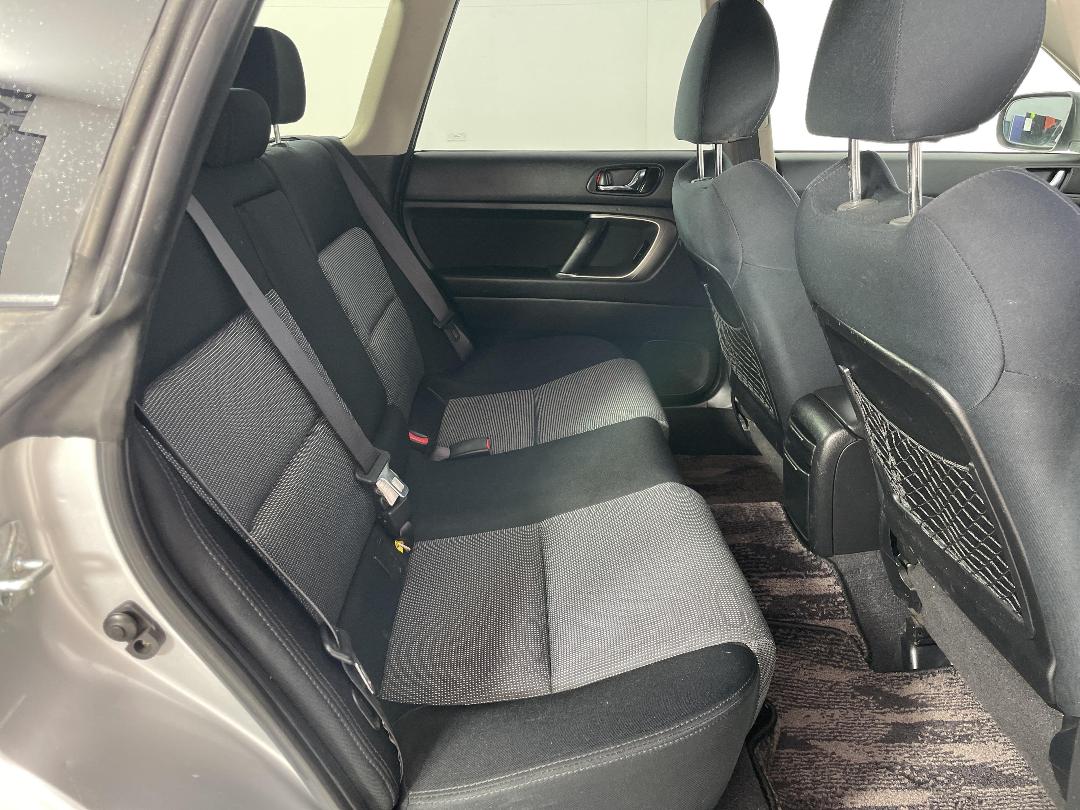 Photo '20' of Subaru Legacy