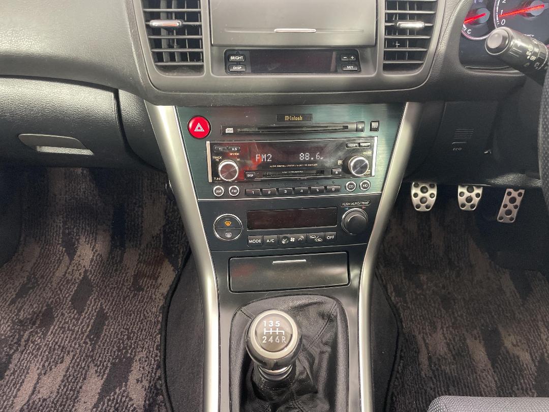 Photo '18' of Subaru Legacy