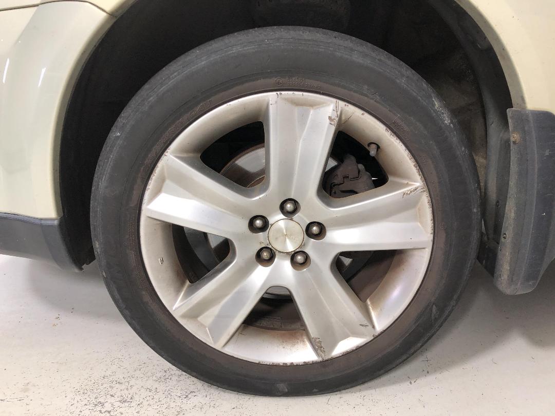 Photo '10' of Subaru Legacy